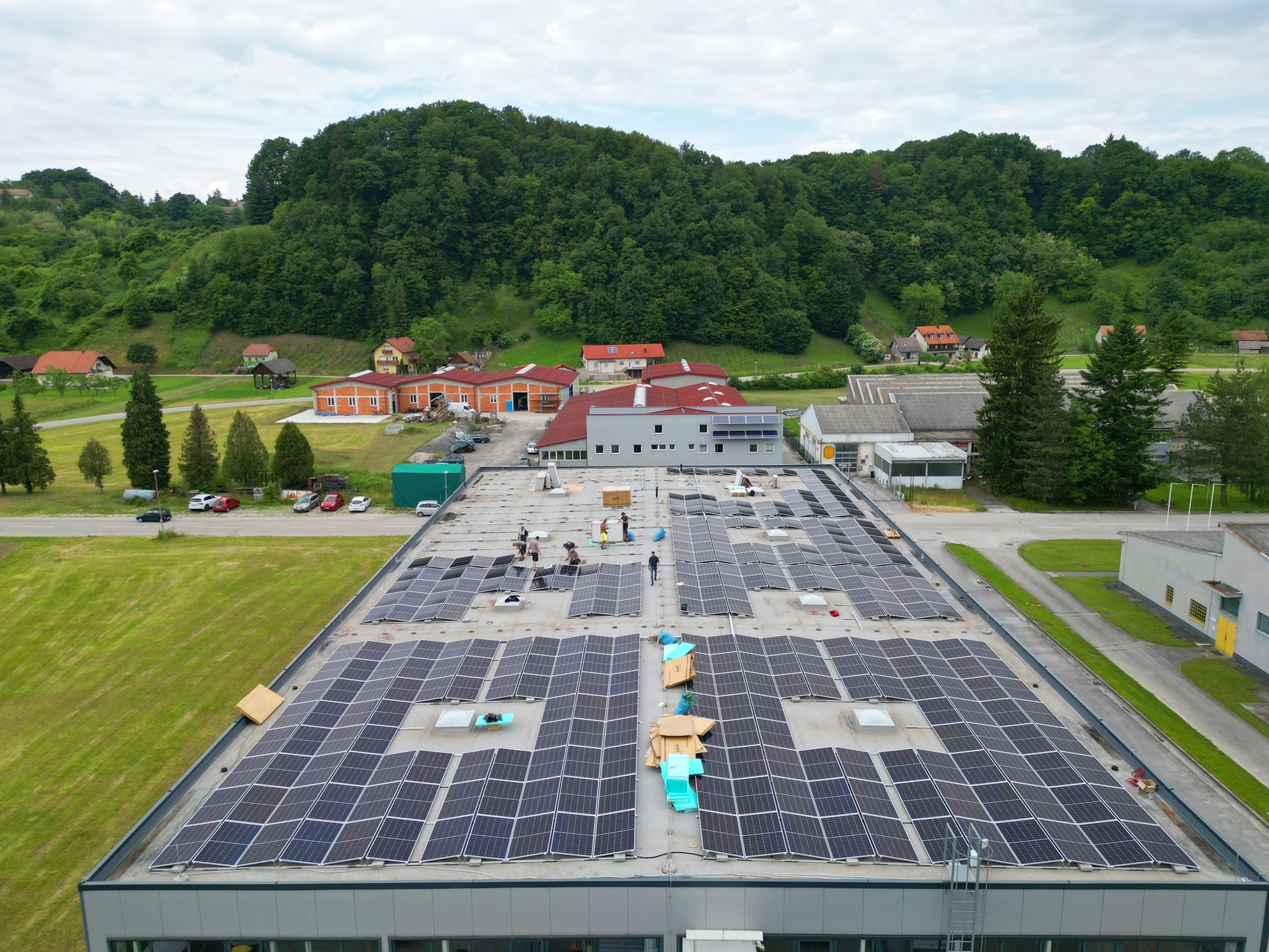 Družba HTZ Velenje nadaljuje z gradnjo velikih sončnih elektrarn
